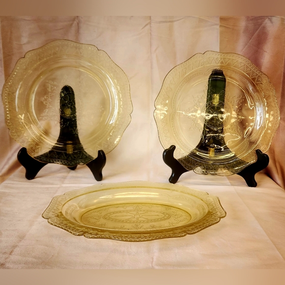 Federal Glass Patrician Spoke Dishes Yellow Amber 11" Dinner Plates. And Plater - Picture 1 of 4